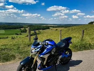 suzuki-gsr-750-yoshimura