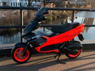 gilera-runner-180cc-scooters-vespa-marktplaats