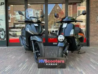 mei-actie-eur500-korting-op-de-piaggio-beverly-en-de-vespa-gtv-scooters-vespa-marktpla