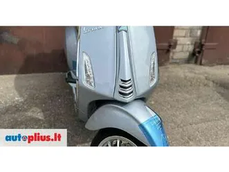 piaggio-vespa-125-cc-scooters-mopeds