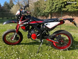 moto-rieju-mrt-50sm-edition-pro-trophy