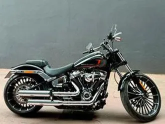 harley-breakout-117-vivid-black-da-vetrina