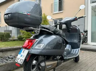 vespa-300-gts-super-aps-hpe-akrapovic-2-hand
