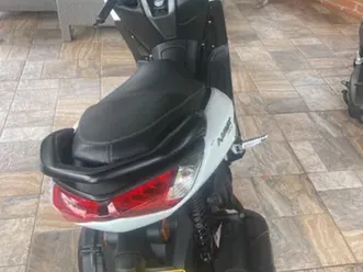 nmax-blanca-2022-como-nueva