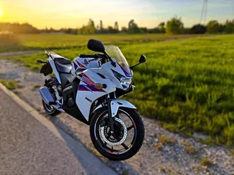 motocykl-honda-cbr-125r-hrc-jc50-125-maly-przebieg