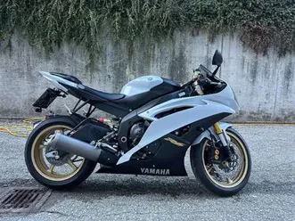 yamaha-yzf-r6-weiss