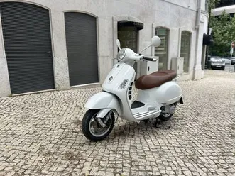 vespa-gts-125-com-33-000-km-estrela