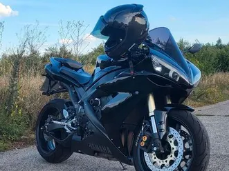 yamaha-r1-rn12-mit-rn19-heck