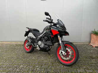ducati multistrada v2s in thrilling black & street grey