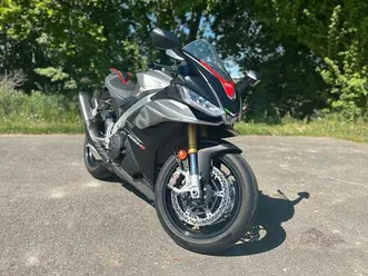 aprilia-rsv4-wie-neu