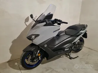 yamaha-t-max-560