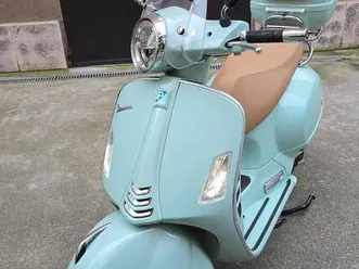 vendo-vespa-gts-300-hpe-2021-22-usata-a-venezia-codice-9703424-moto-it