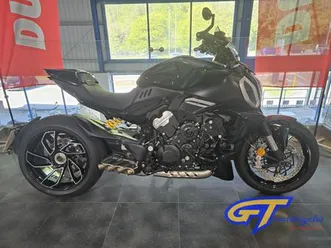 ducati-diavel-v4-1100-cc