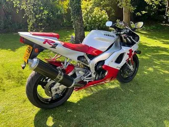 yamaha-r1-1998-998-cc-red-white-beautiful
