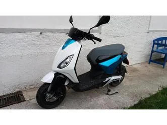 piaggio-one-1-plus-elektroroller-moped-mit-grosser-batterie