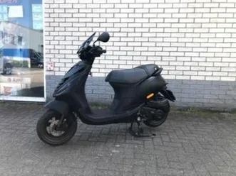 jonge-piaggio-zip-sp-45km-brom-mat-balck-bj2024-6000km-scooters-piaggio-marktplaats