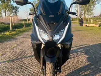 kymco-ak-550-2021-9600-km-mivv-uitlaat-navigatie-scooters-kymco-marktplaats