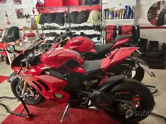 ducati-panigale-v4s-2022