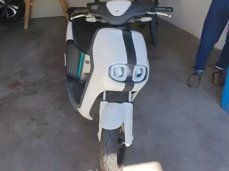 elektroroller-yamaha-neo