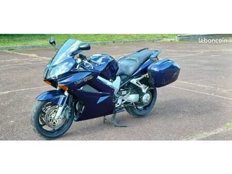 honda-vfr-800-vtec