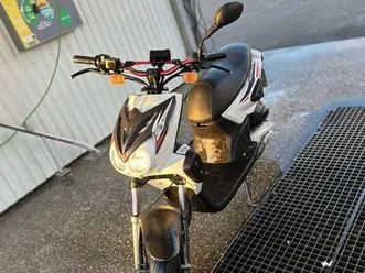 yamaha-slider-mbk-stunt