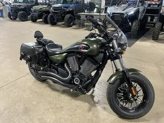 victory-gunner-r-suede-green-metallic-with-black-2016