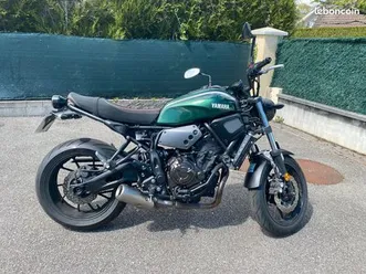 moto-yamaha-xsr-700-a2-de-2016