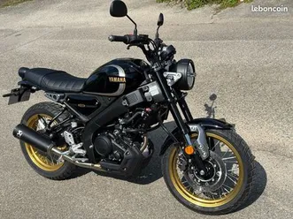 yamaha-xsr-125-legacy-garantie-11-2029-akrapovic