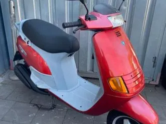 piaggio-skr-125cc-2t-13-000km-skipper-runner-vespa-zip-scooters-piaggio-marktplaat