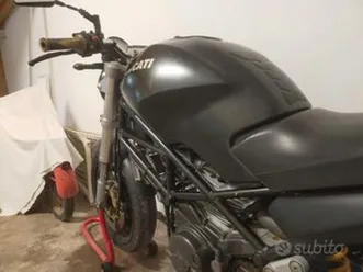 ducati-monster-750-2000