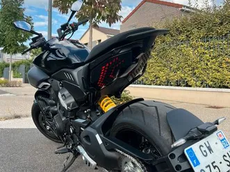 ducati-diavel-v4