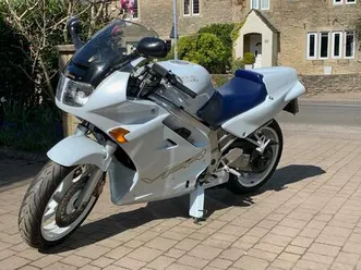 honda-vfr750-fi-m-748-cc