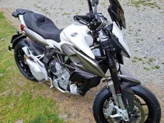 mv-agusta-stradale-800-abs