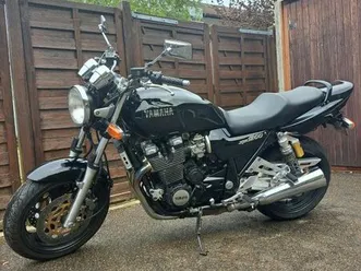 yamaha-xjr-1200