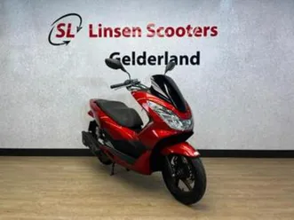honda-pcx-150cc-rood-metallic-2017-motoren-honda-marktplaats