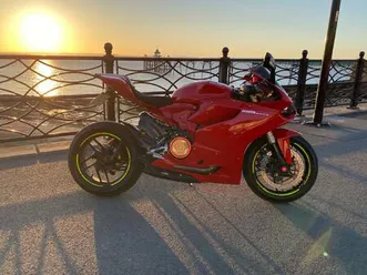 ducati-1199-panigale-super-sports-petrol-manual-184-ps-1198-cc