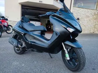 piaggio-xevo-125