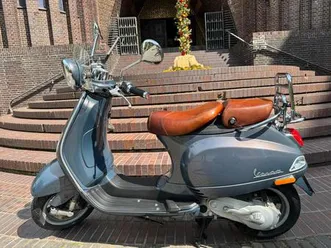 vespa-lxv-50-60-jahre-vespa-spezial-edition-sammlermodell