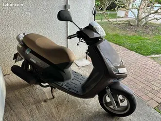 a-vendre-scooter-peugeot-125