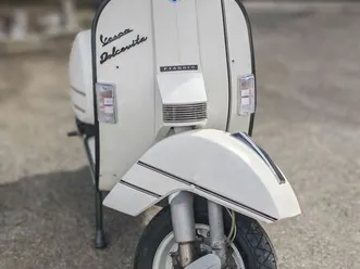 jolie-scooter-vespa-px-200e-arcobaleno-1987