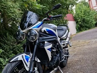triumph-speed-triple-1050