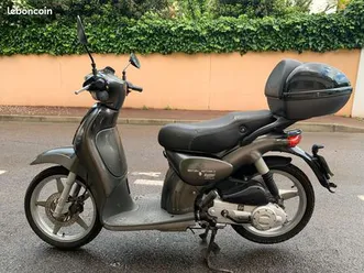 scooteur-100cm2-aprilia