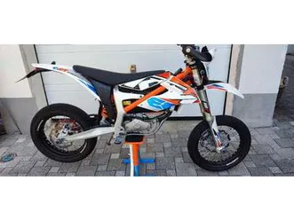 supermoto