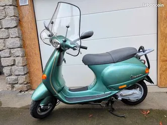 scooter-piaggio-vespa-125-et4