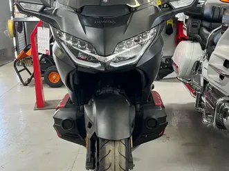 2021-gl1800-bagger-abs