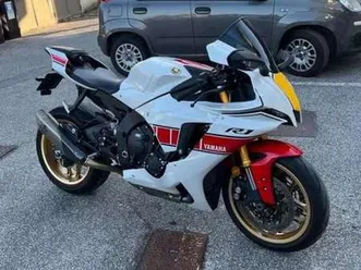 yamaha-yzf-r1-bianco