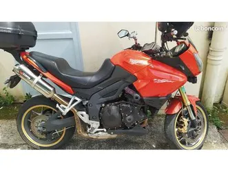 triumph tiger 1050