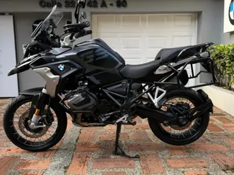 bmw-r-1250-gs-triple-black