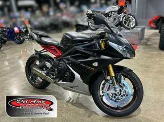 2017-triumph-daytona-675-r