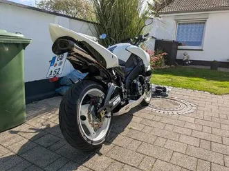 suzuki b king 1300 abs